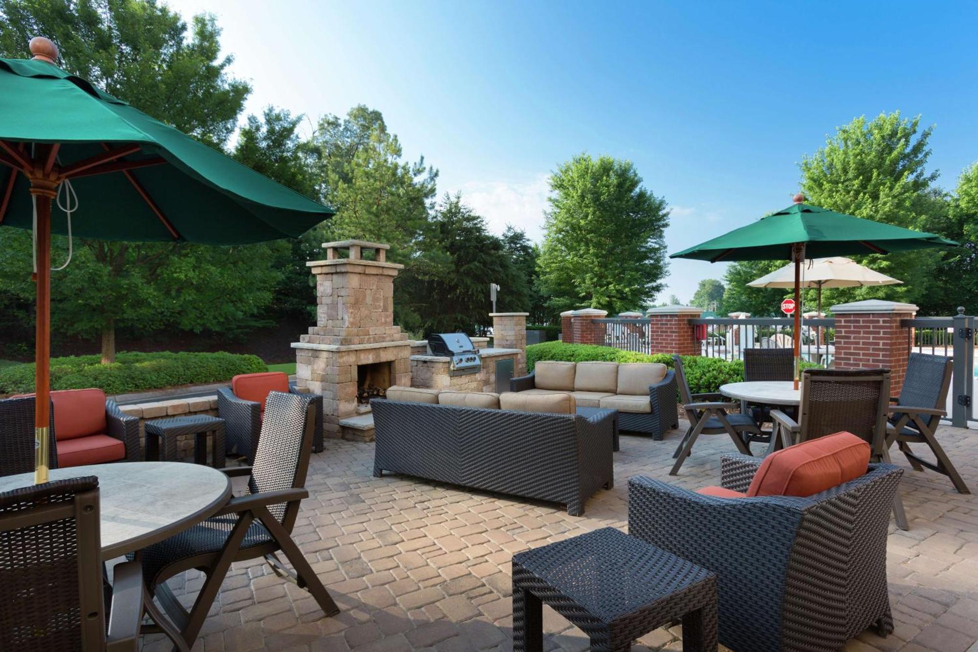 Hampton Inn Belmont At Montcross Ngoại thất bức ảnh