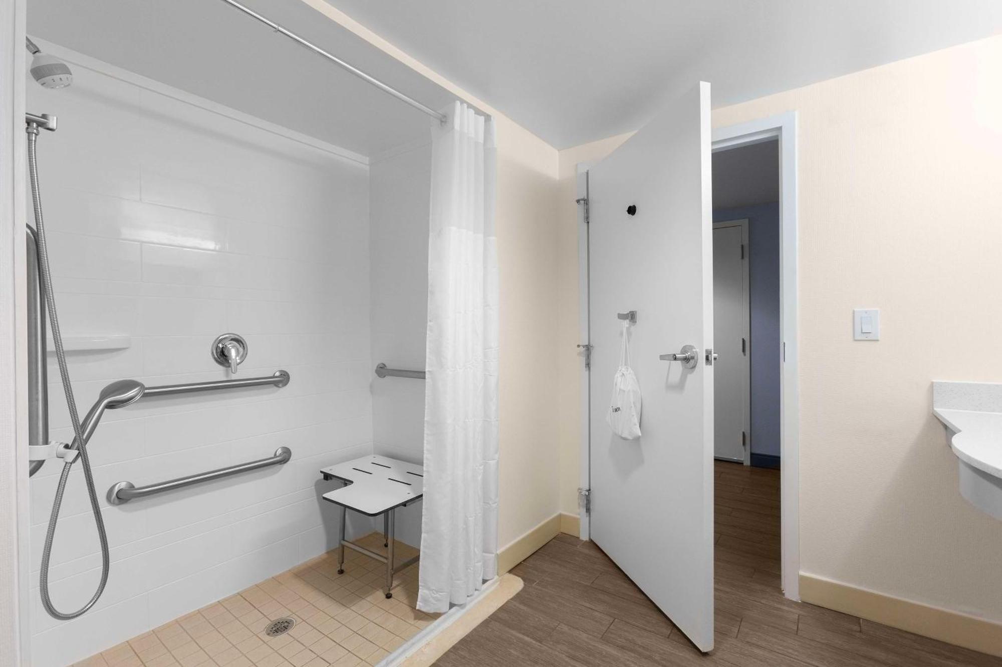 Hampton Inn Belmont At Montcross Ngoại thất bức ảnh